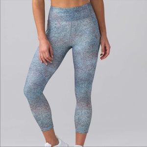 Lululemon Final Lap Crop Summer Haze size 4